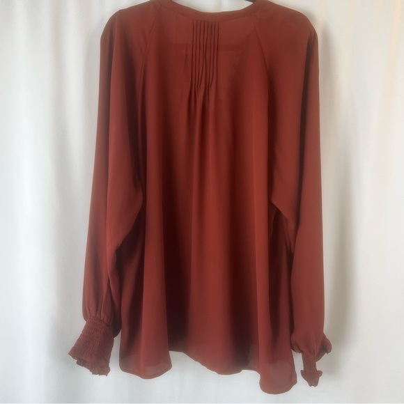 NWT Torrid Georgette Smocked Blouson Sleeve Blouse
Button-Down Blouse Size: 3 - Picture 12 of 17